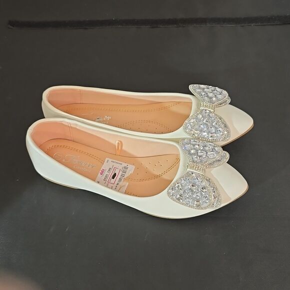 BRAND NEW FOREVER BUTTERFLY ACCENTS WOMEN'S SLIP-ON FLAT - Picture 4 of 13